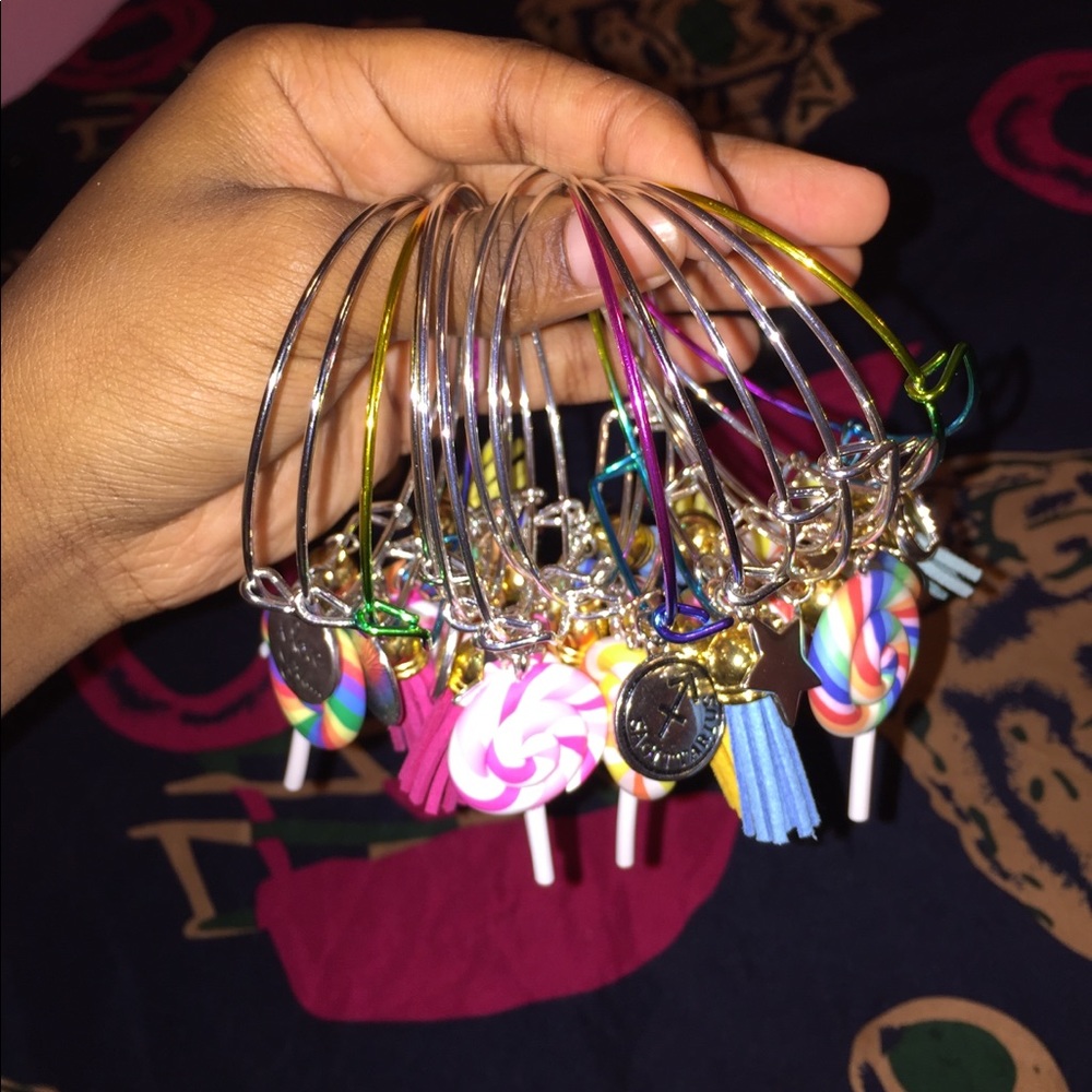 Charms bracelets - Picture 2 of 3